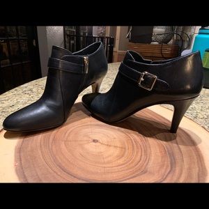Vince camuto black booties!!! New!!! Size 9!❤️❤️❤️